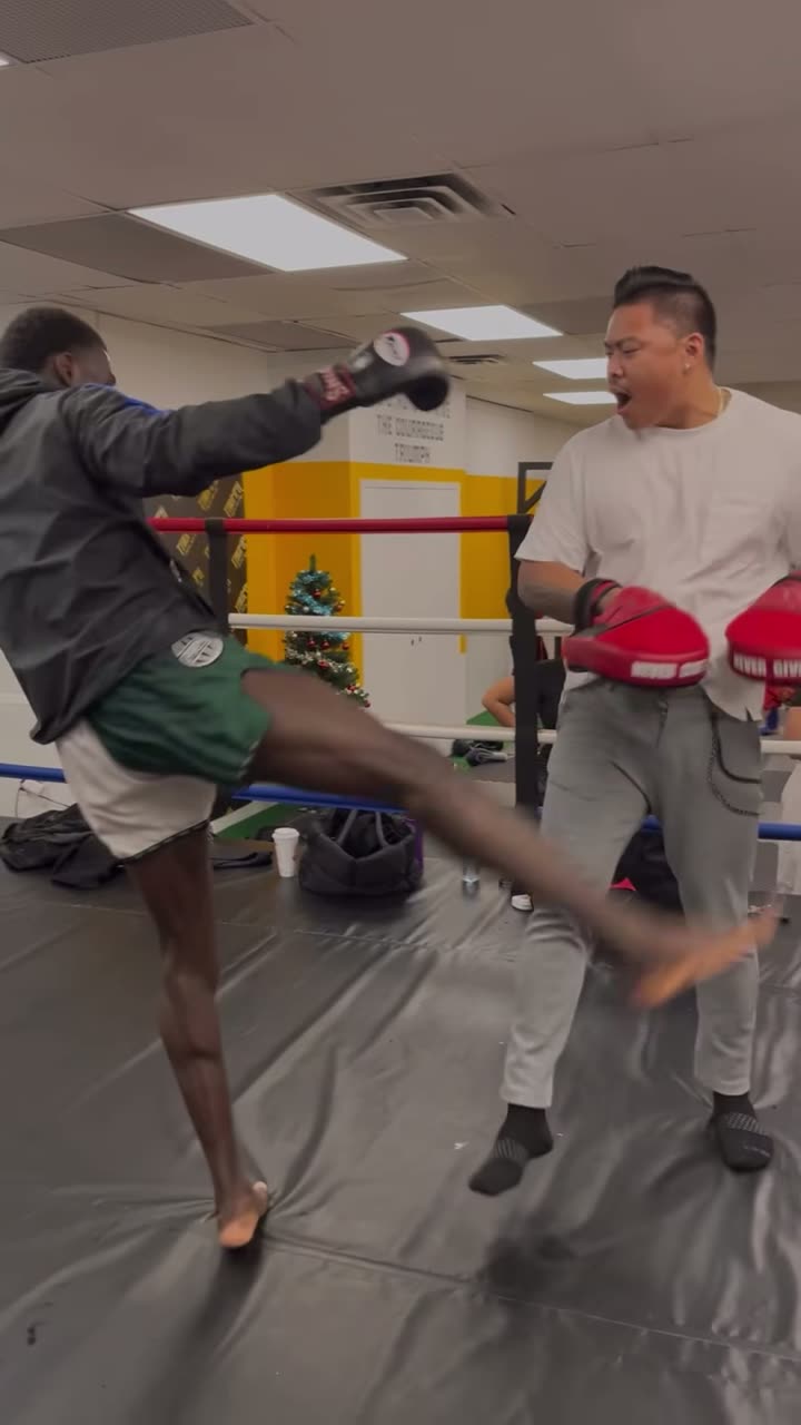 Robson Etuke Diamond working through a focused Muay Thai fight-camp round